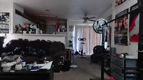 biggerisbetter21 online show from February 2026 11:37:01 PM