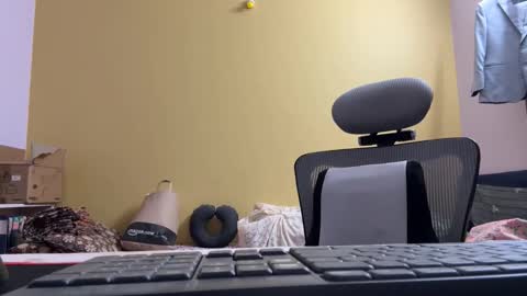 bighandsomesatisfy online show from April 2026 06:16:02 PM