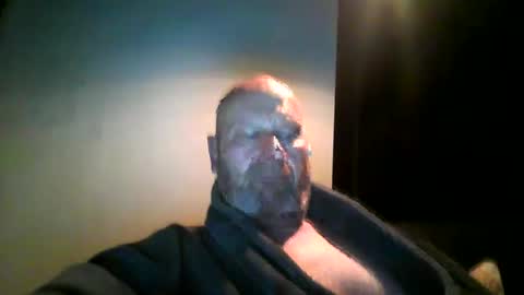 Snapshot of bigmike3339 chatting on December 2024 06:04:01 AM bigmike3339 online show from December 2024 06:04:01 AM