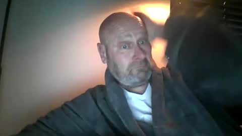 Snapshot of bigmike3339 chatting on December 2024 08:26:02 AM bigmike3339 online show from December 2024 08:26:02 AM