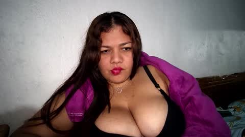 Snapshot of bigtits_sweet chatting on March 2026 03:41:02 AM bigtits_sweet online show from March 2026 03:41:02 AM