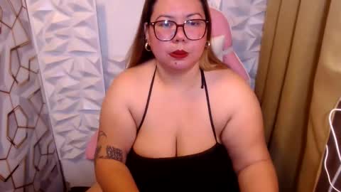 Snapshot of bigtitshotmom chatting on November 2025 08:14:02 AM MARJ online show from November 2025 08:14:02 AM