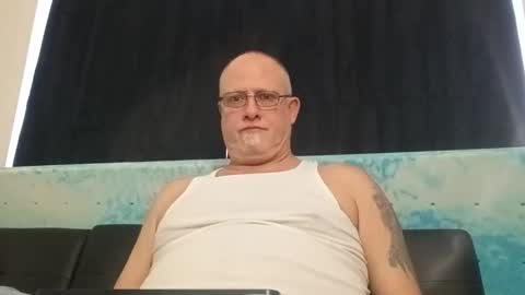 bigwhtguy619 online show from February 2026 08:23:01 PM