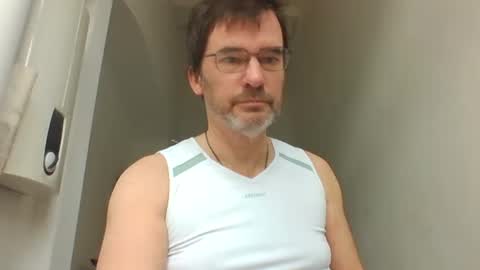 bikertom1988 online show from February 2025 11:54:02 AM