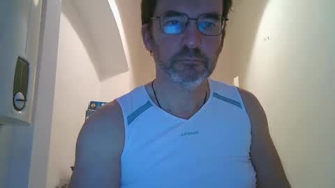 bikertom1988 online show from February 2025 04:45:02 PM