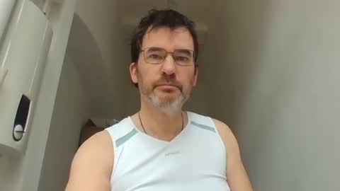 bikertom1988 online show from February 2025 12:10:02 PM