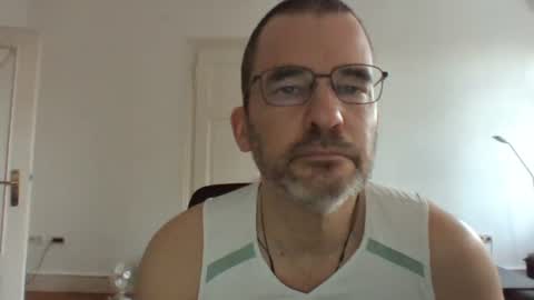 bikertom1988 online show from February 2025 03:29:01 PM