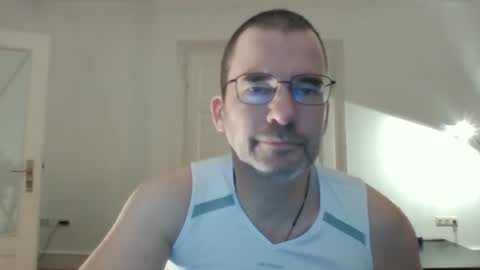 bikertom1988 online show from February 2025 10:53:01 PM