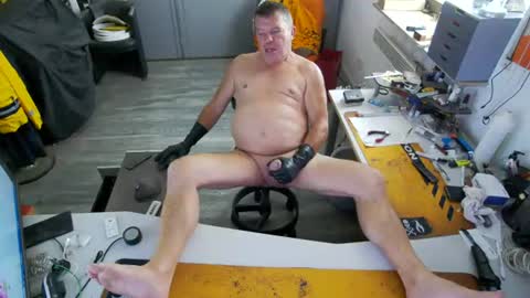 bilutz777 online show from July 2026 12:20:02 PM