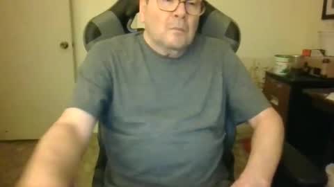 Snapshot of bink195234 chatting on December 2024 10:41:01 PM Bink195234 online show from December 2024 10:41:01 PM