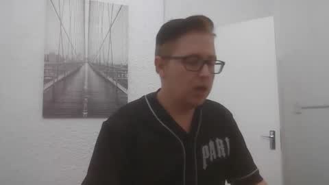 Bisexual boy online show from November 2025 03:25:01 PM