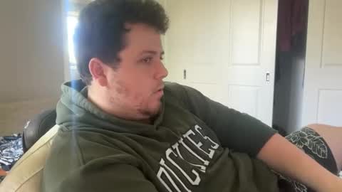 Snapshot of bisexualchubbyboy chatting on January 2025 04:27:02 AM james online show from January 2025 04:27:02 AM