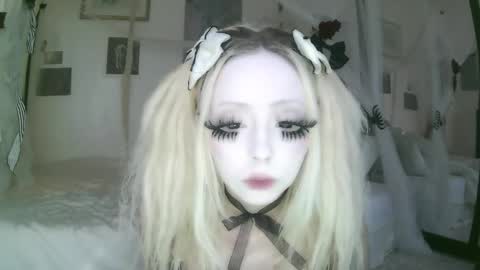 vampire fang  online show from April 2026 06:15:01 PM