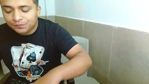 Snapshot of black__and__whiite chatting on October 2025 10:32:02 PM black__and__whiite online show from October 2025 10:32:02 PM