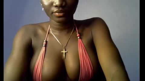 Esthy online show from October 2025 06:58:01 PM
