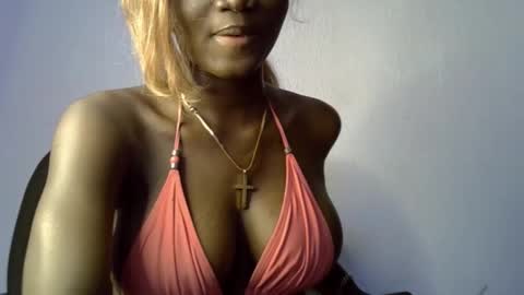 Esthy online show from October 2025 08:28:01 PM