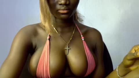 Esthy online show from October 2025 08:14:01 AM