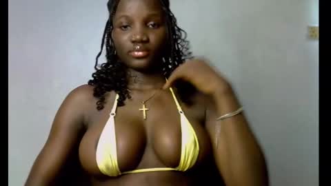 Esthy online show from October 2025 08:48:01 AM