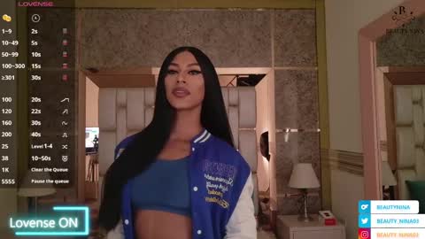 Snapshot of blackbeauty_ts chatting on April 2026 01:17:02 PM Nina online show from April 2026 01:17:02 PM