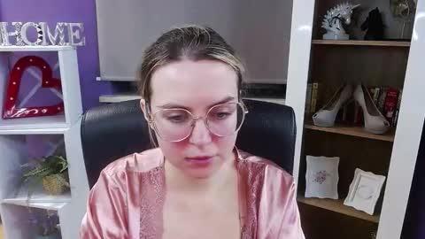 Z O E Y online show from January 2026 06:05:01 AM