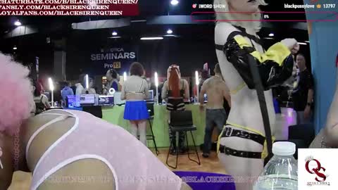 Queen Siren online show from April 2026 10:47:02 PM