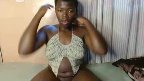 Snapshot of blair_sue chatting on April 2026 01:27:02 PM love online show from April 2026 01:27:02 PM