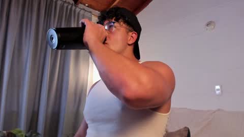 Snapshot of blake_levi chatting on December 2024 07:21:02 PM Blake Levi Independent Model online show from December 2024 07:21:02 PM