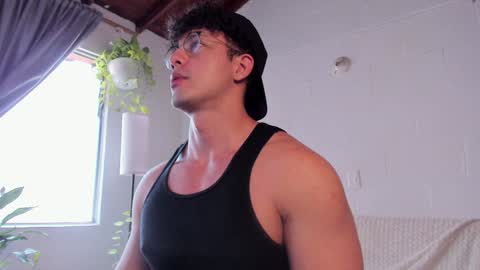 Snapshot of blake_levi chatting on February 2025 07:02:01 PM Blake Levi Independent Model online show from February 2025 07:02:01 PM