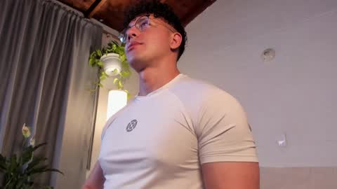 Snapshot of blake_levi chatting on February 2025 02:28:01 AM Blake Levi Independent Model online show from February 2025 02:28:01 AM