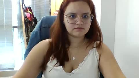 Snapshot of blanquita102530 chatting on October 2025 05:41:02 PM Lary online show from October 2025 05:41:02 PM