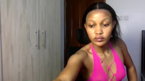 Snapshot of blaxbird chatting on April 2026 03:56:01 PM Hot ronn online show from April 2026 03:56:01 PM