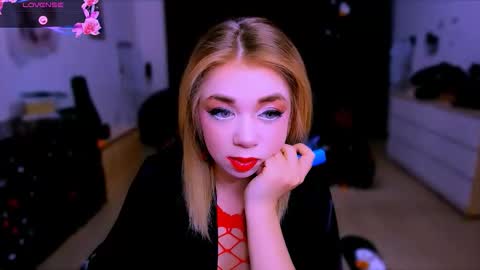 Snapshot of blinkofeyes chatting on November 2025 10:37:01 AM Nicole online show from November 2025 10:37:01 AM