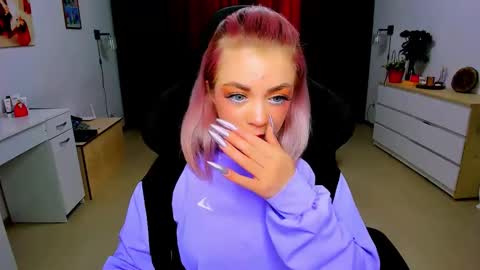 Nicole online show from January 2025 11:26:01 AM