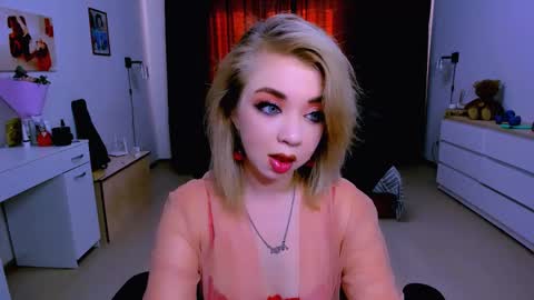 Nicole online show from September 2025 07:24:02 AM