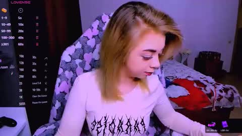 Nicole online show from November 2025 05:40:02 AM