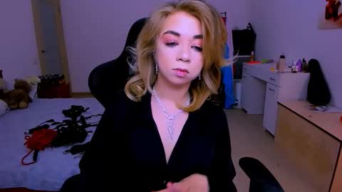 Nicole online show from February 2026 04:39:02 AM