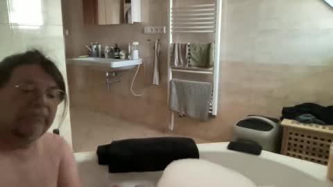 BlIdoL online show from November 2025 08:03:01 AM