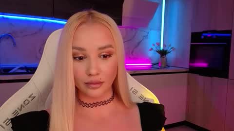 Lana online show from October 2025 12:16:01 PM