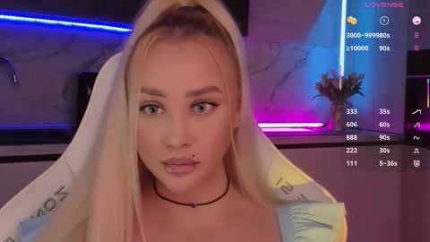 Lana online show from November 2025 12:45:02 PM