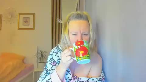 Nicole online show from December 2024 04:19:02 PM
