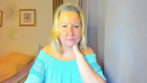 Nicole online show from December 2024 05:55:01 PM