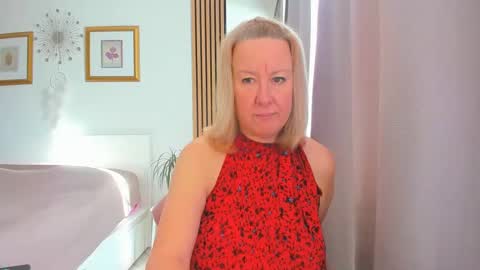 Nicole online show from March 2025 01:03:02 PM