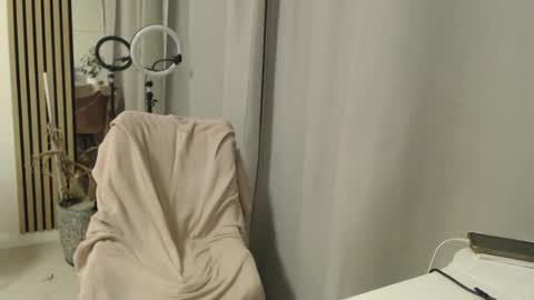 Nicole online show from February 2026 05:03:02 AM