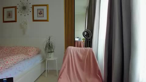 Nicole online show from April 2026 04:10:02 PM