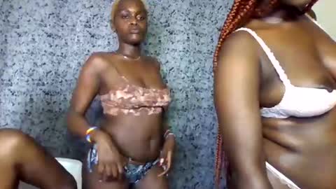 blonde_barby online show from October 2025 06:31:01 PM