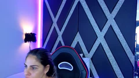 alejandra online show from October 2025 08:53:02 PM