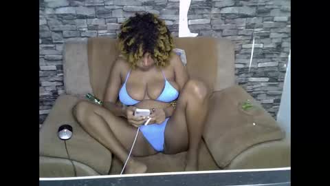 blonde_creamy online show from June 2026 02:56:01 AM