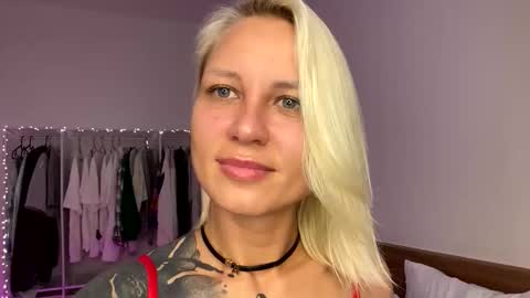 Snapshot of blonde_fuck_couple chatting on March 2026 12:14:01 AM blonde_fuck_couple online show from March 2026 12:14:01 AM
