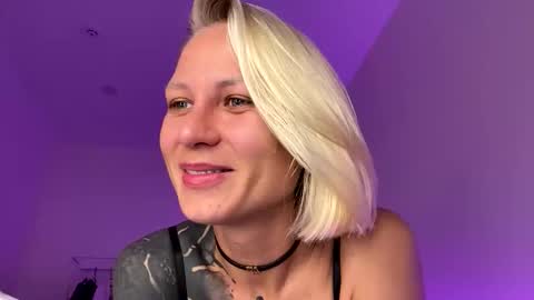 Snapshot of blonde_fuck_couple chatting on May 2026 12:41:02 AM blonde_fuck_couple online show from May 2026 12:41:02 AM