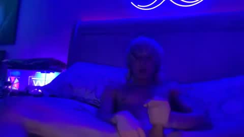 blondezombieboi online show from January 2025 08:49:02 AM